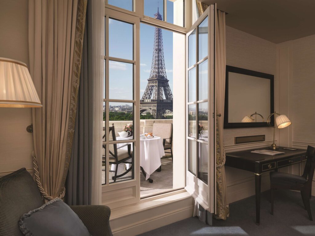 Shangri La Paris - Terrace Eiffel View Room